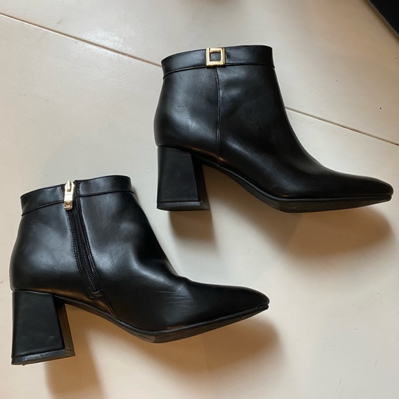 Liz Claiborne Macomb Black Booties - Picture 5 of 5